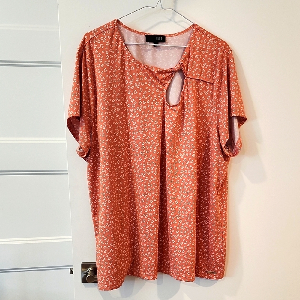 🔥 3/$25 🔥Chic Orange Floral Blouse